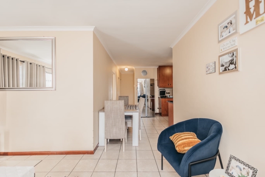 3 Bedroom Property for Sale in Eikenbosch Western Cape